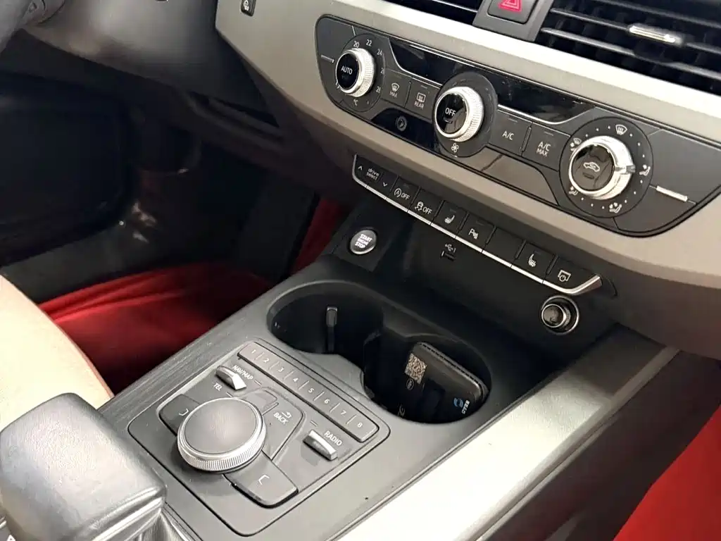 Audi A4L 2018 30th Anniversary Model 40 TFSI Fashion Edition купить на сайте DeffCars
