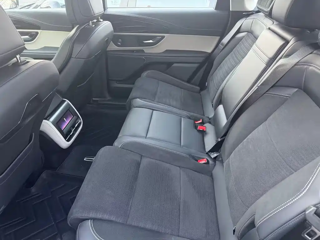 Voyager 2025 2.0T four-wheel drive Zunrui hybrid version купить на сайте DeffCars