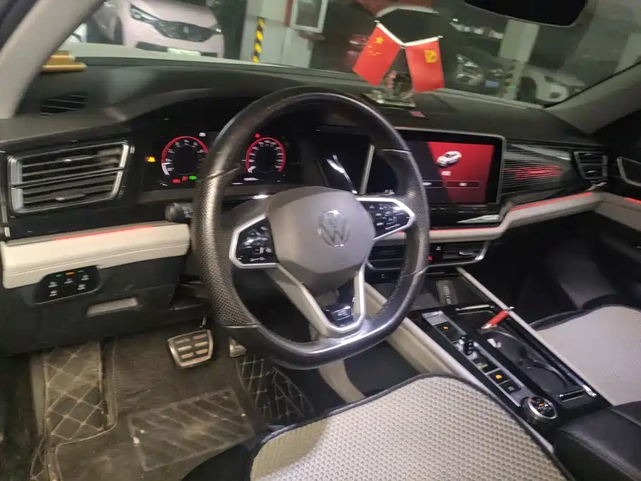 Touron 2021 380TSI four-wheel drive luxury version купить на сайте DeffCars