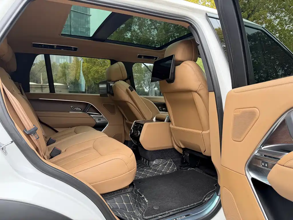 Range Rover 2023 3.0 L6 400PS Genesis Extended Edition купить на сайте DeffCars