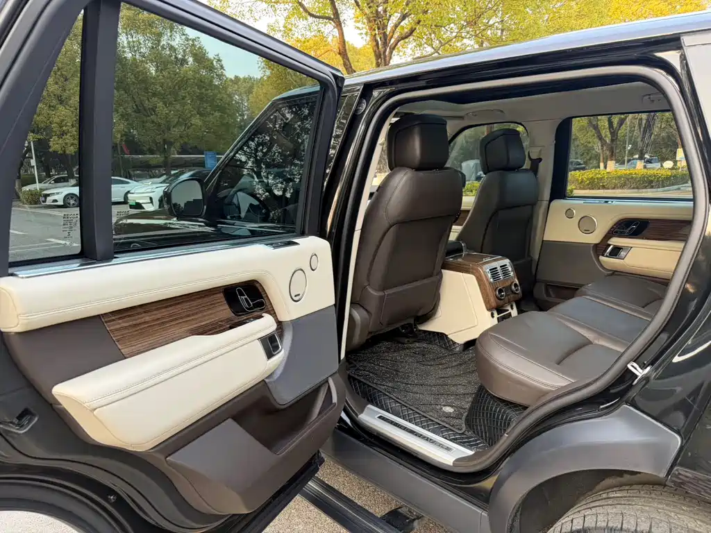 Range Rover 2020 3.0 L6 Legend Extended Edition купить на сайте DeffCars