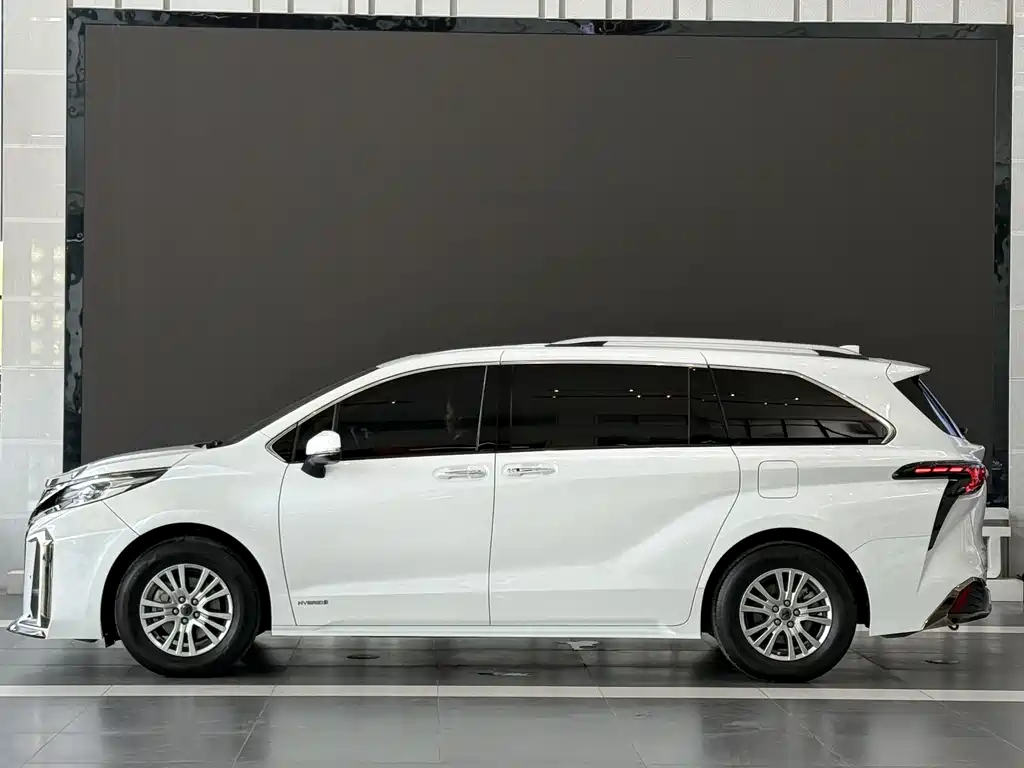 SIENNA 2021 2.5L Hybrid Comfort Edition купить на сайте DeffCars