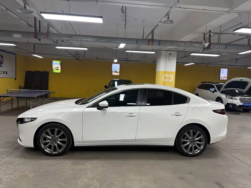 Mazda3 Angkesela 2022 2.0L Automatic Premium Edition купить на сайте DeffCars