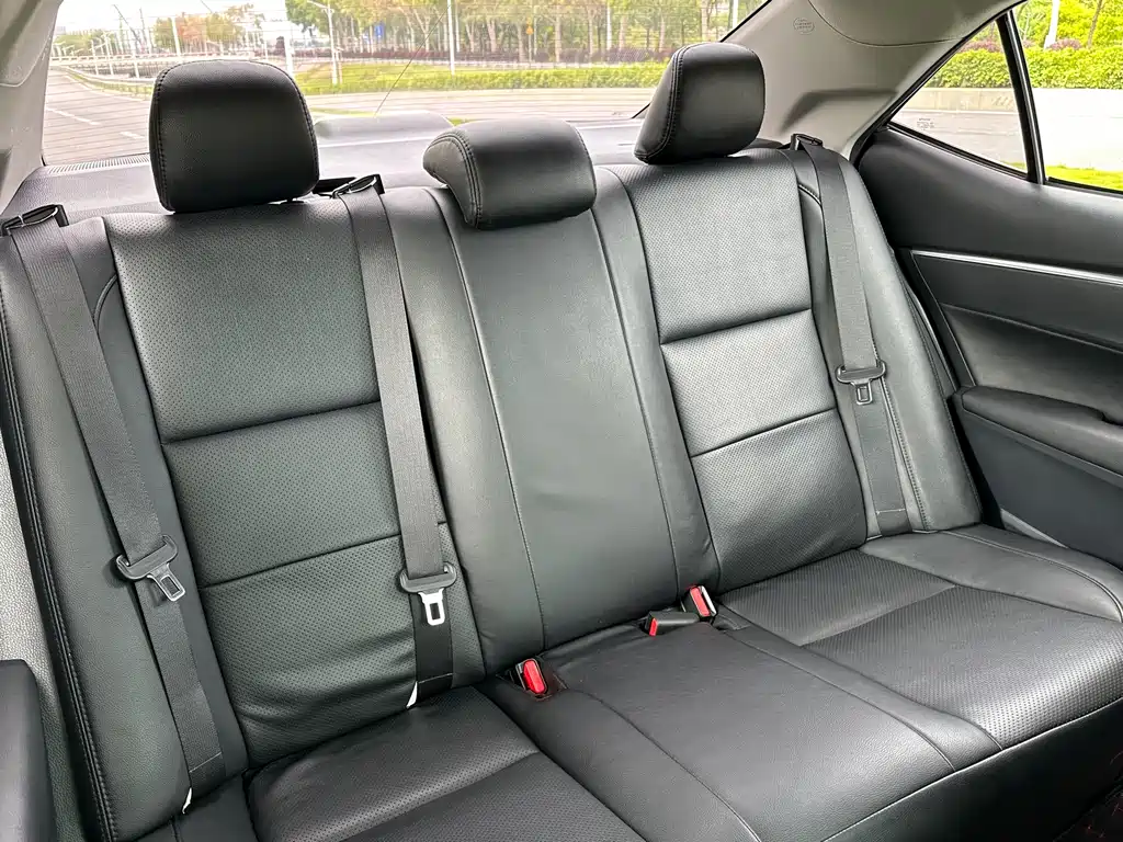 Corolla 2017 facelift dual engine 1.8L E-CVT leading version купить на сайте DeffCars