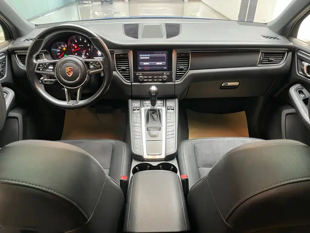 Macan 2017 Macan 2.0T купить на сайте DeffCars