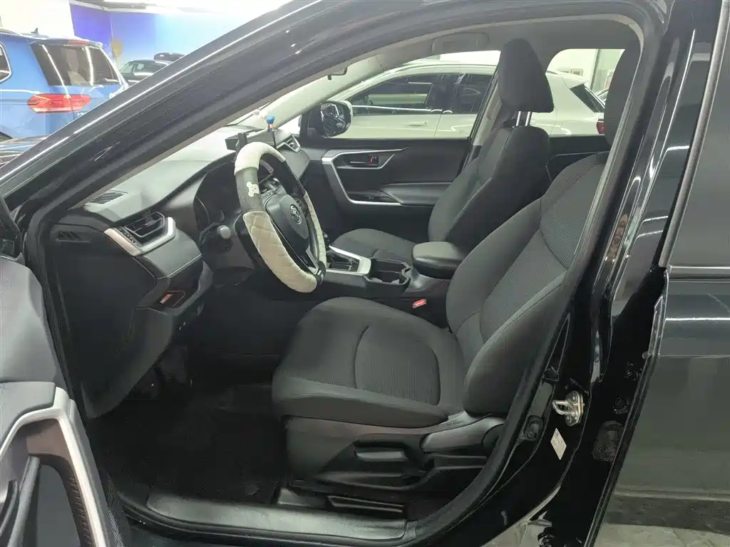 RAV4 Rongfang 2024 2.0L CVT two-wheel drive urban version купить на сайте DeffCars