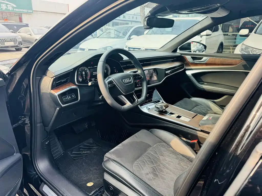 Audi A6L 2023 55 TFSI quattro exclusive dynamic model купить на сайте DeffCars