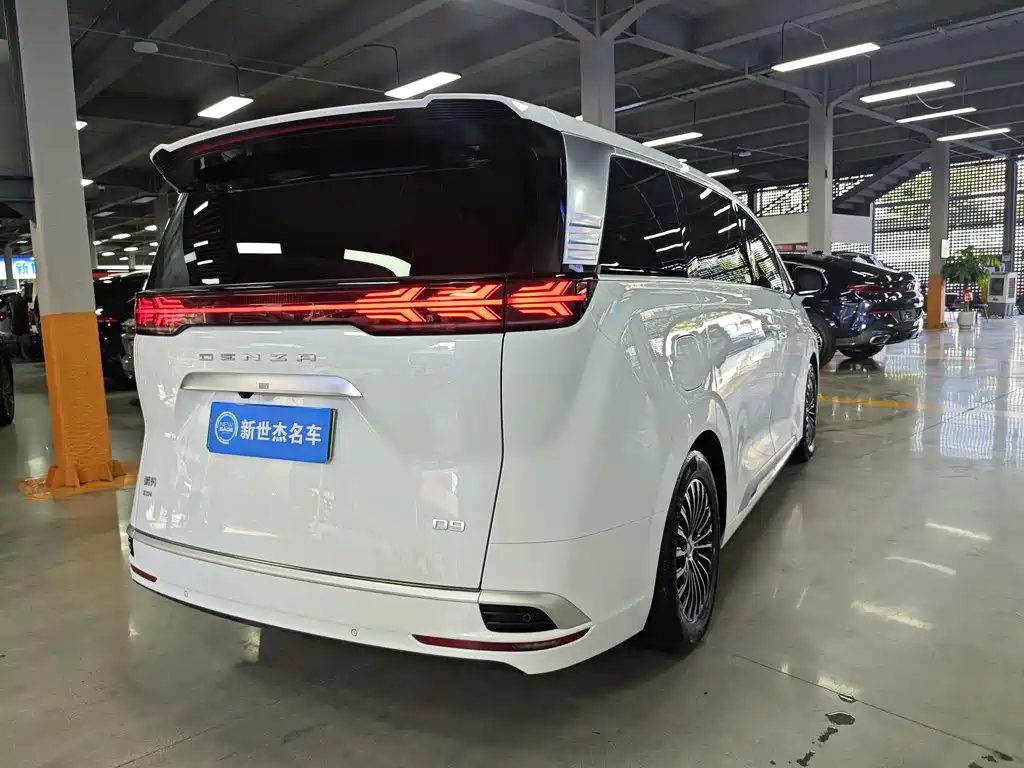Denza D9 2022 DM-i 1040 Premium Type купить на сайте DeffCars