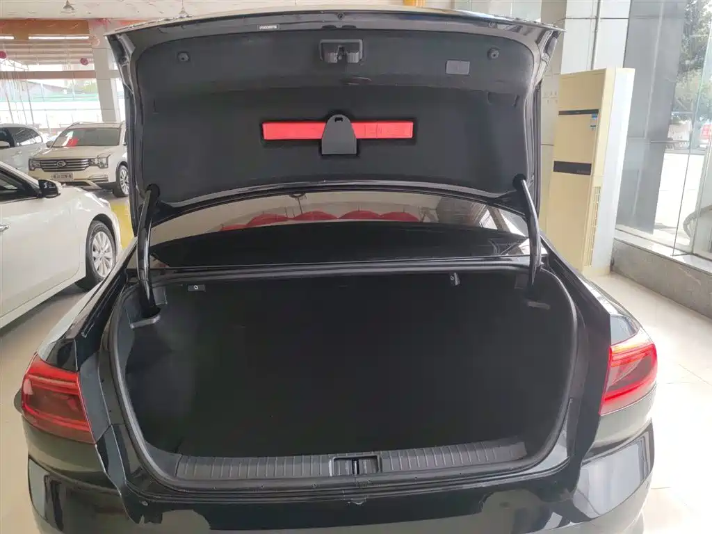 Magotan 2020 330TSI DSG leading model купить на сайте DeffCars