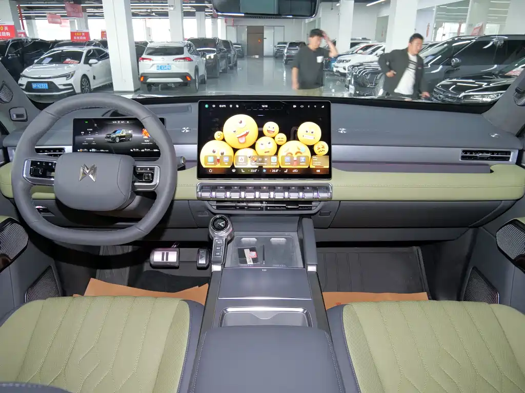 Warrior M817 2025 Pro купить на сайте DeffCars