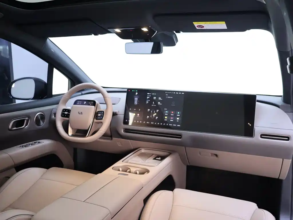 Ideal i6 2025 four-wheel drive standard version купить на сайте DeffCars