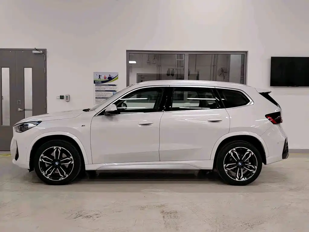 BMW X1 2024 sDrive25Li X Design Package купить на сайте DeffCars