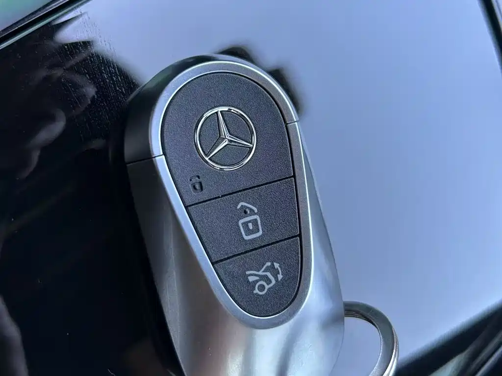 Mercedes-Benz GLC 2024 GLC 260 L 4MATIC luxury model 5 seats купить на сайте DeffCars