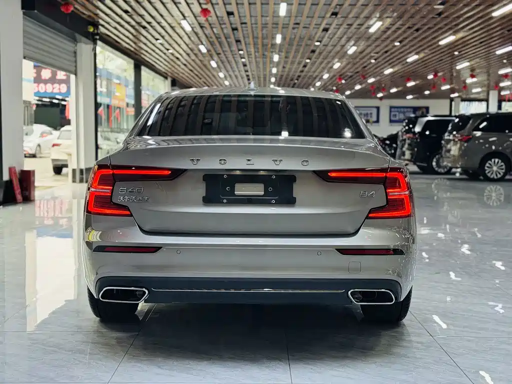 Volvo S60 2022 B4 Zhiyi Luxury Edition купить на сайте DeffCars