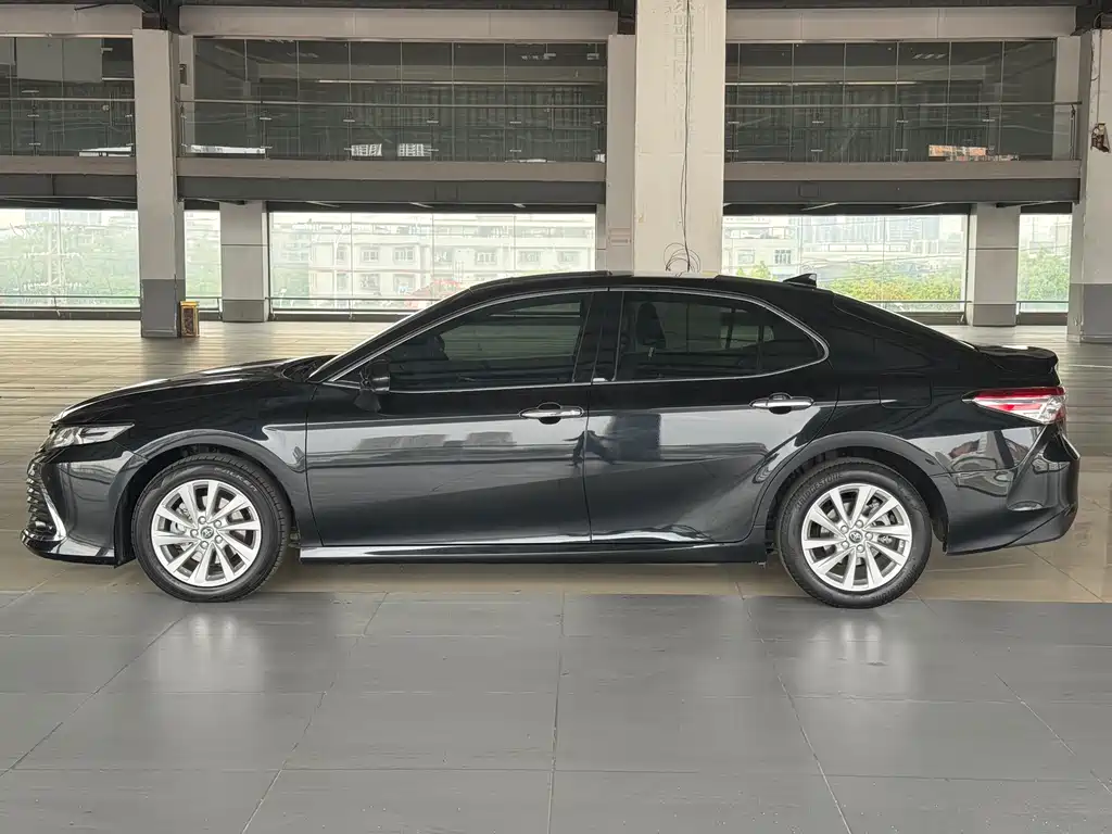 Camry 2021 2.0G Deluxe Edition купить на сайте DeffCars