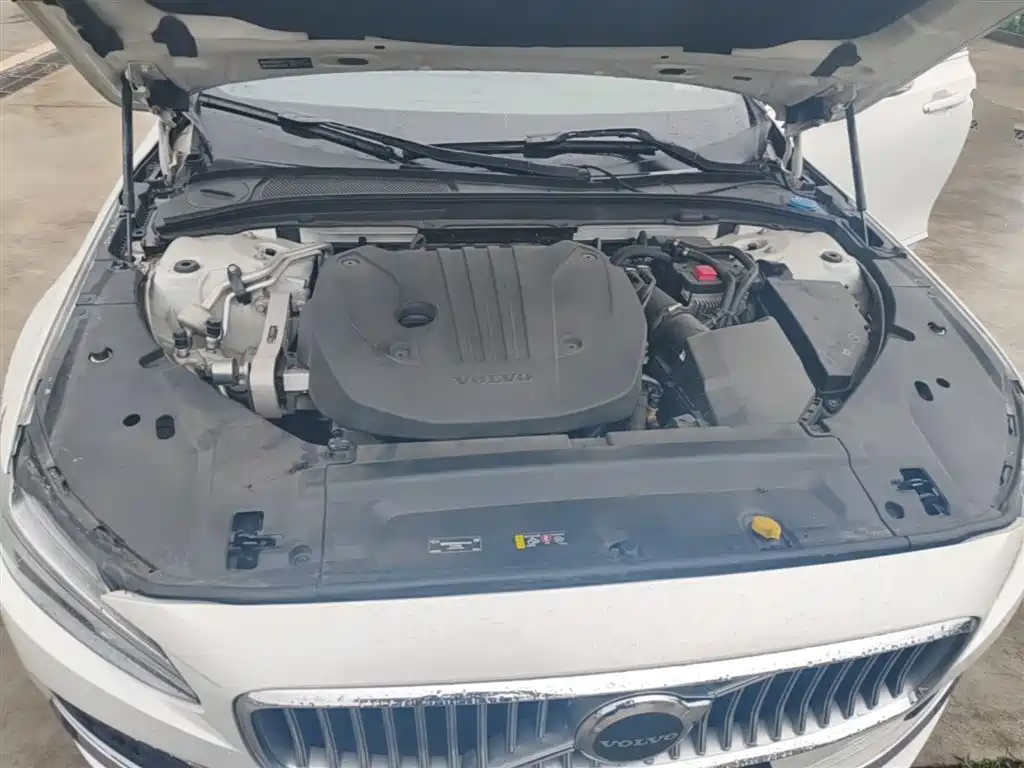 Volvo S90 2021 B5 Zhiyi Luxury Edition купить на сайте DeffCars