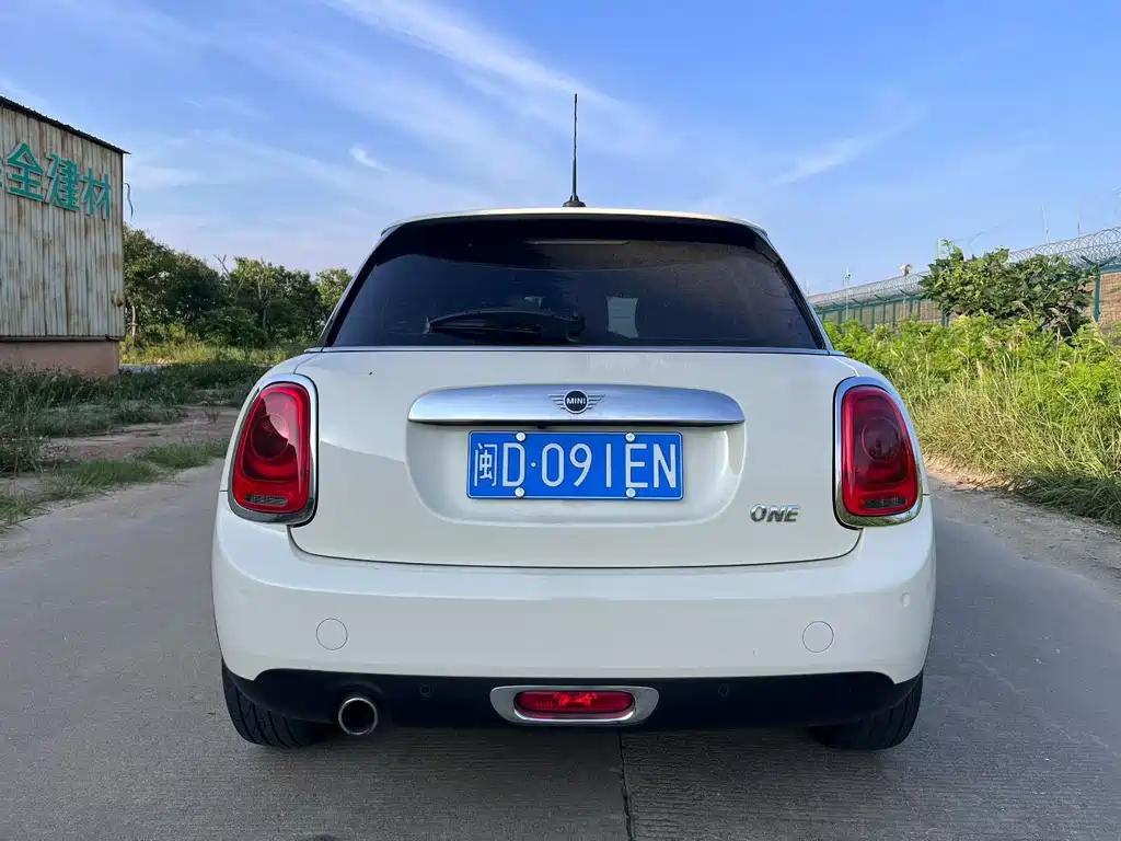 MINI 2018 1.5T ONE PLUS five-door version купить на сайте DeffCars