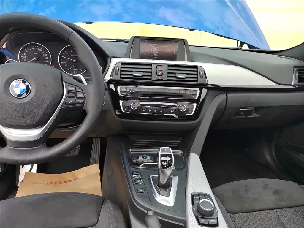BMW 3 Series 2017 320i M Sports купить на сайте DeffCars
