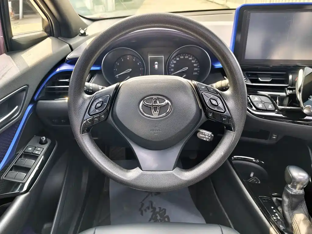 Toyota C-HR 2021 2.0L Comfort Edition купить на сайте DeffCars