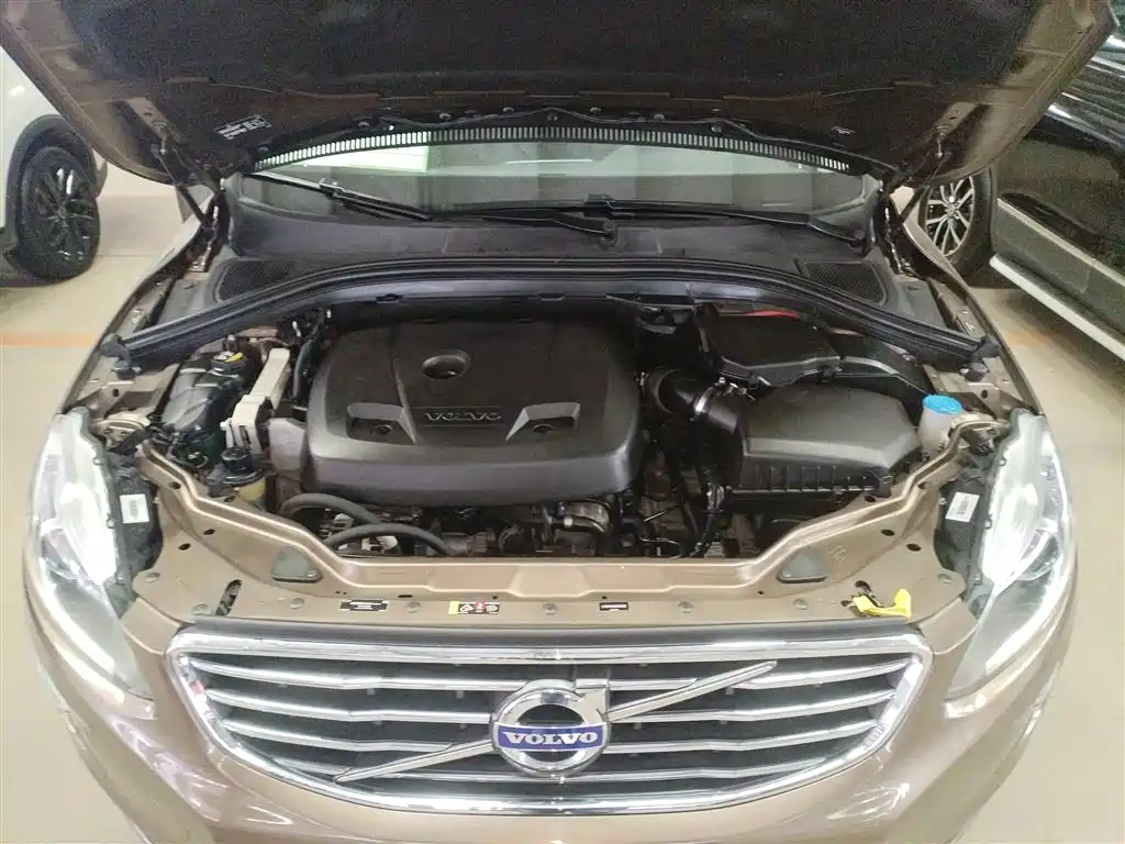 Volvo XC60 2016 T5 Zhiyuan Edition купить на сайте DeffCars