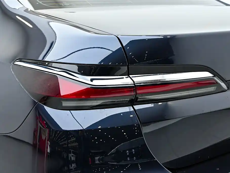 BMW 7 Series 2023 735Li M Sports Package купить на сайте DeffCars