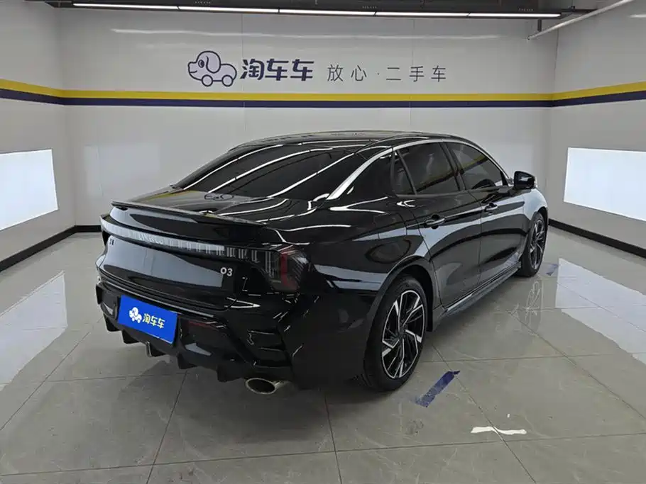 Lynk & Co 03 2023 1.5TD DCT Pro купить на сайте DeffCars