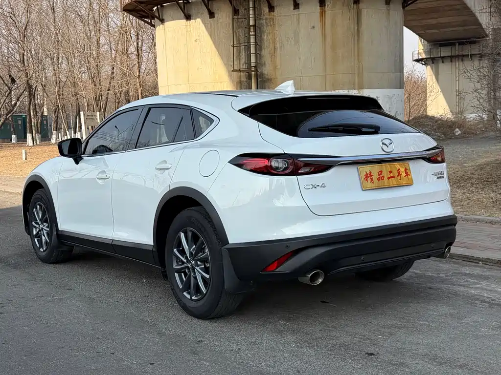 Mazda CX-4 2021 2.0L automatic two-wheel drive Blue Sky Vitality Edition купить на сайте DeffCars