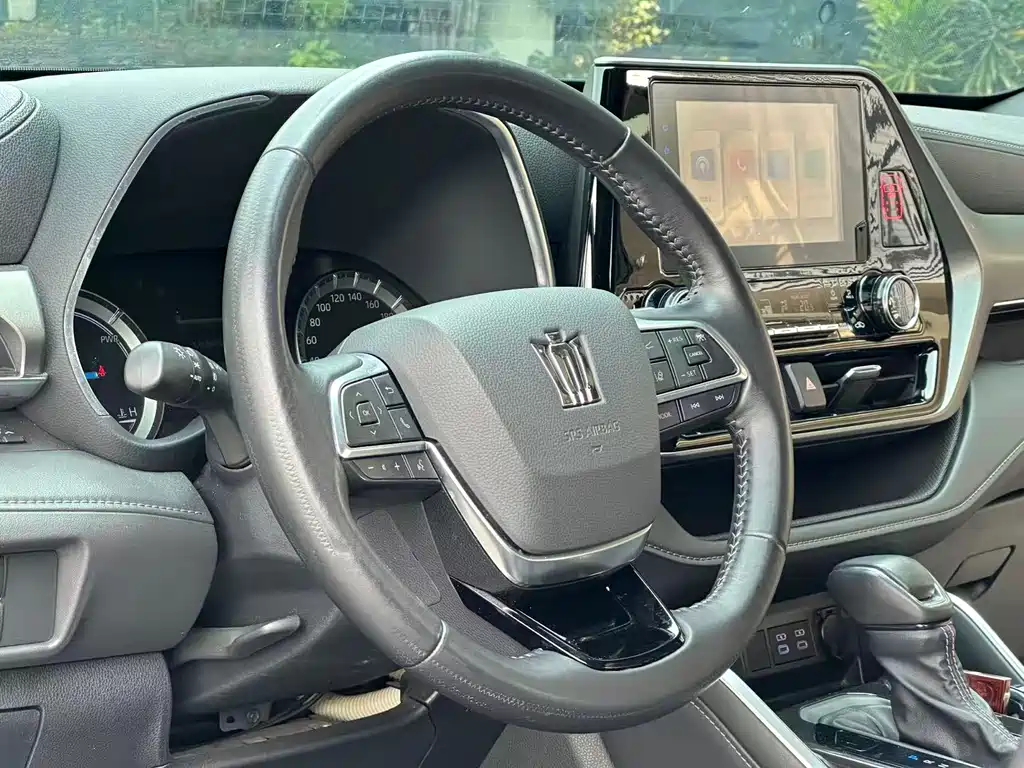 Crown Lufang 2021 2.5L HEV four-wheel drive luxury version купить на сайте DeffCars