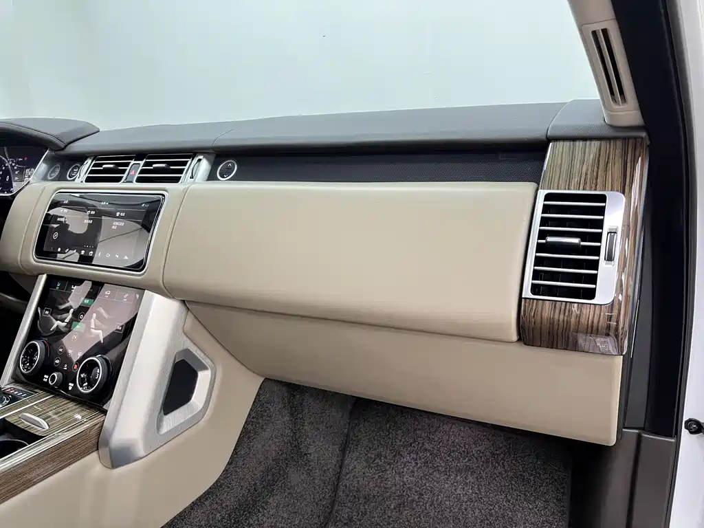 Range Rover 2018 3.0 SC V6 Vogue Extended Edition купить на сайте DeffCars