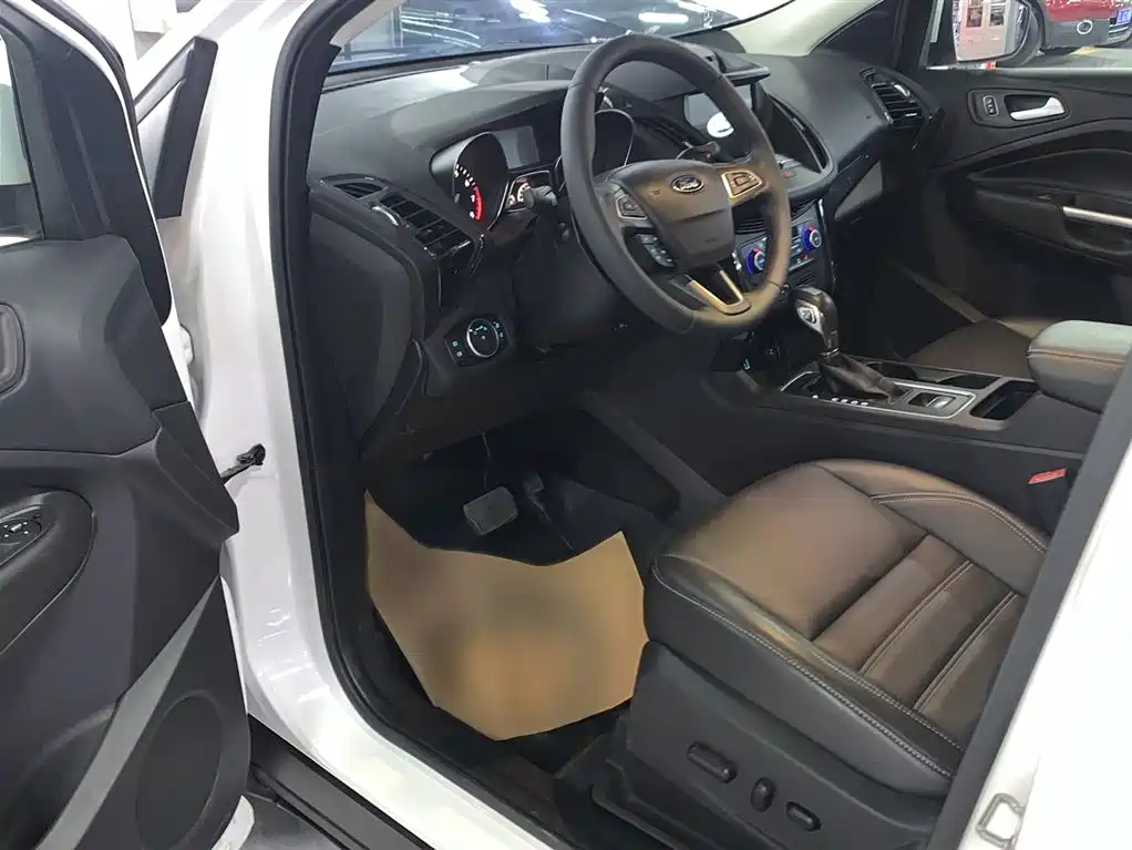 Escape 2018 EcoBoost 180 two-wheel drive luxury wing купить на сайте DeffCars