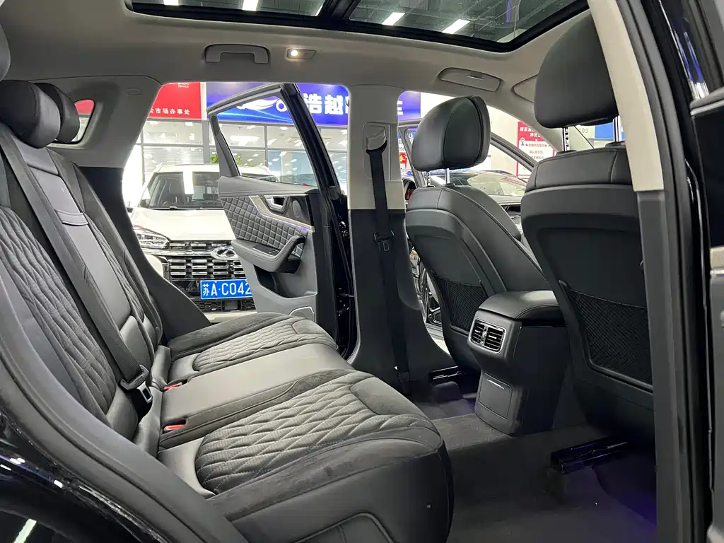 Hongqi HS5 2019 2.0T Zhilian Flagship Edition купить на сайте DeffCars