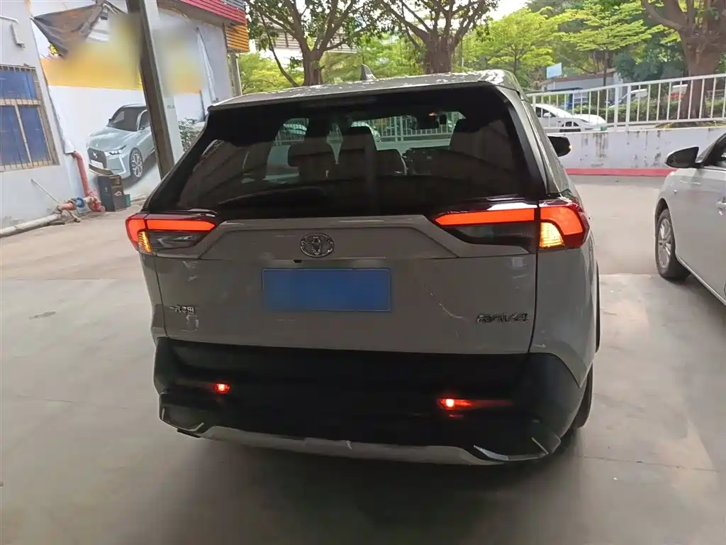RAV4 Rongfang 2020 2.0L CVT two-wheel drive fashion version купить на сайте DeffCars