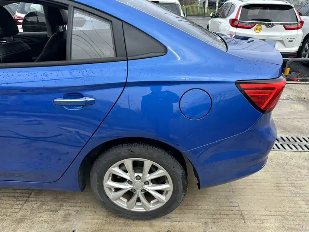 Roewe i5 2019 1.5L Manual 4G Internet Langue Edition купить на сайте DeffCars