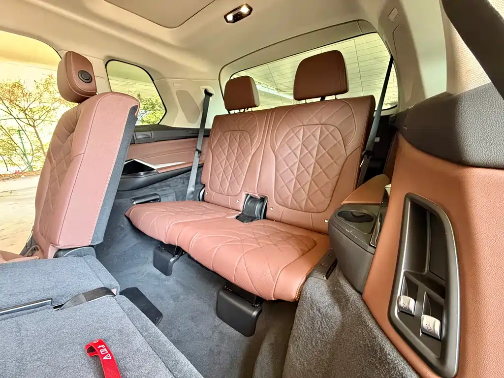 BMW X7 2023 xDrive40i Leading Luxury Package купить на сайте DeffCars