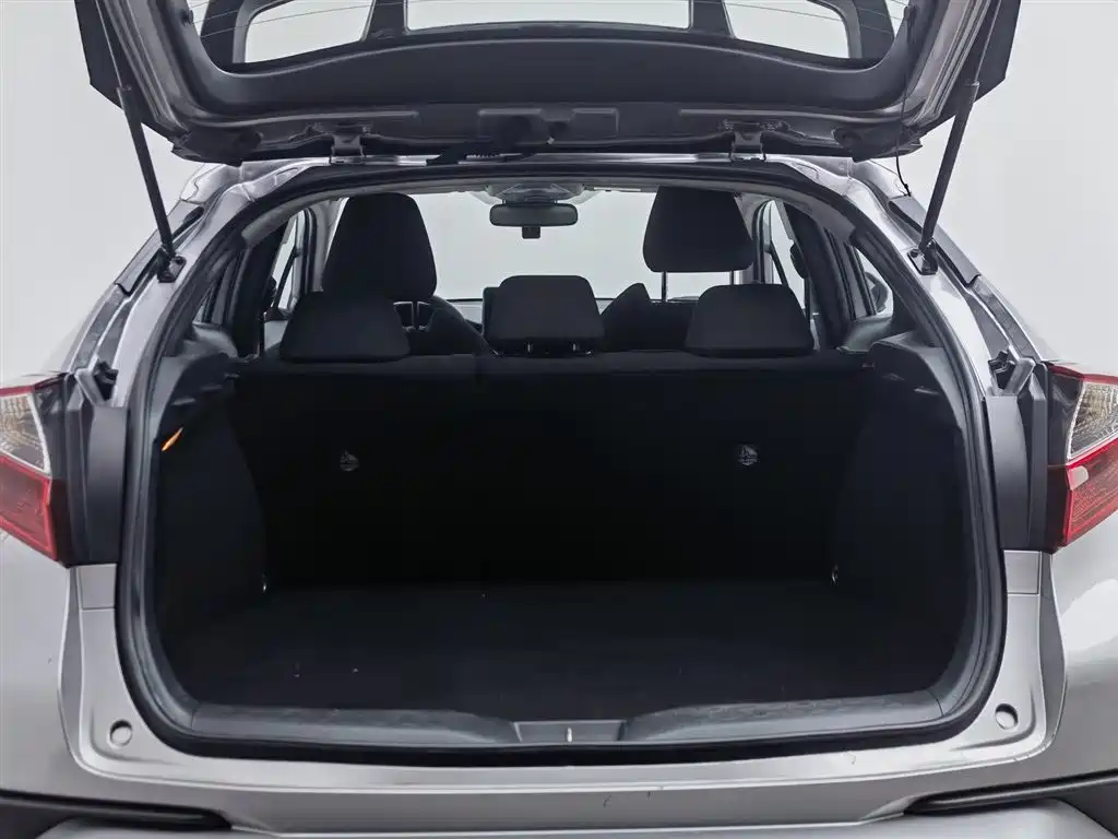 Yize IZOA 2021 2.0L Yixiang Edition купить на сайте DeffCars