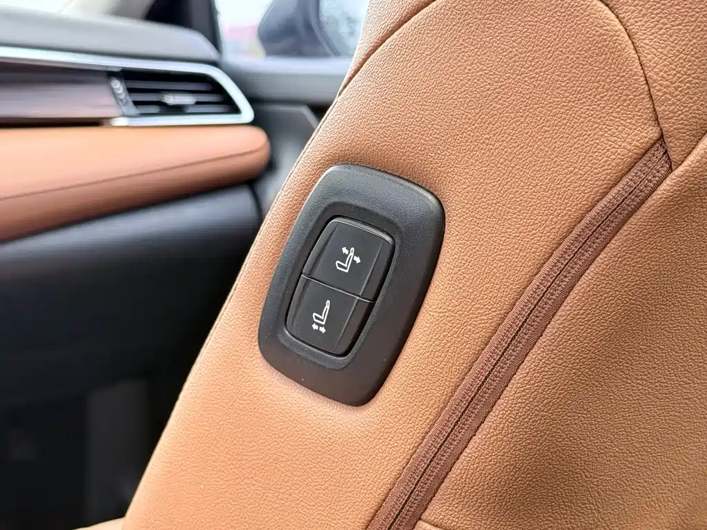 Camry 2019 facelift 2.5G Deluxe Edition купить на сайте DeffCars