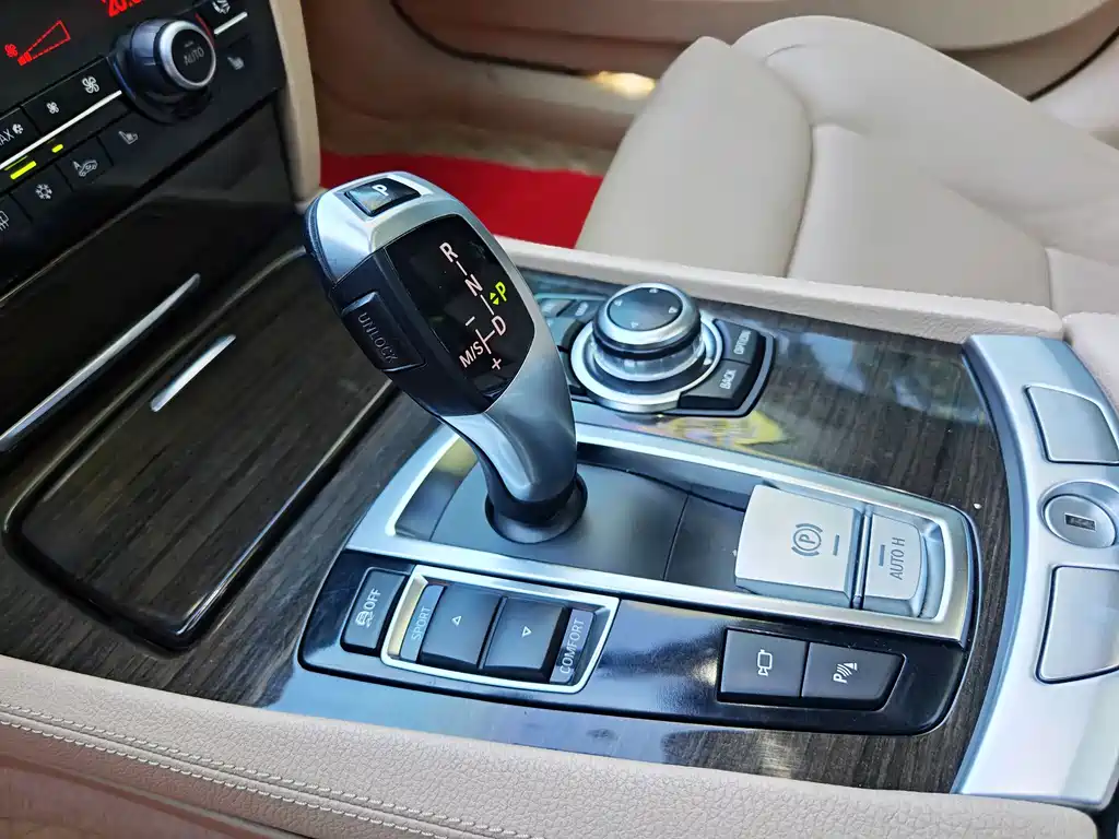 BMW 7 Series 2011 730Li Elegant купить на сайте DeffCars