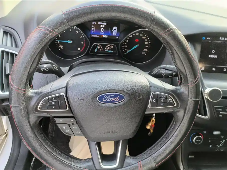 Focus 2017 Hatchback EcoBoost 180 Automatic Elite купить на сайте DeffCars