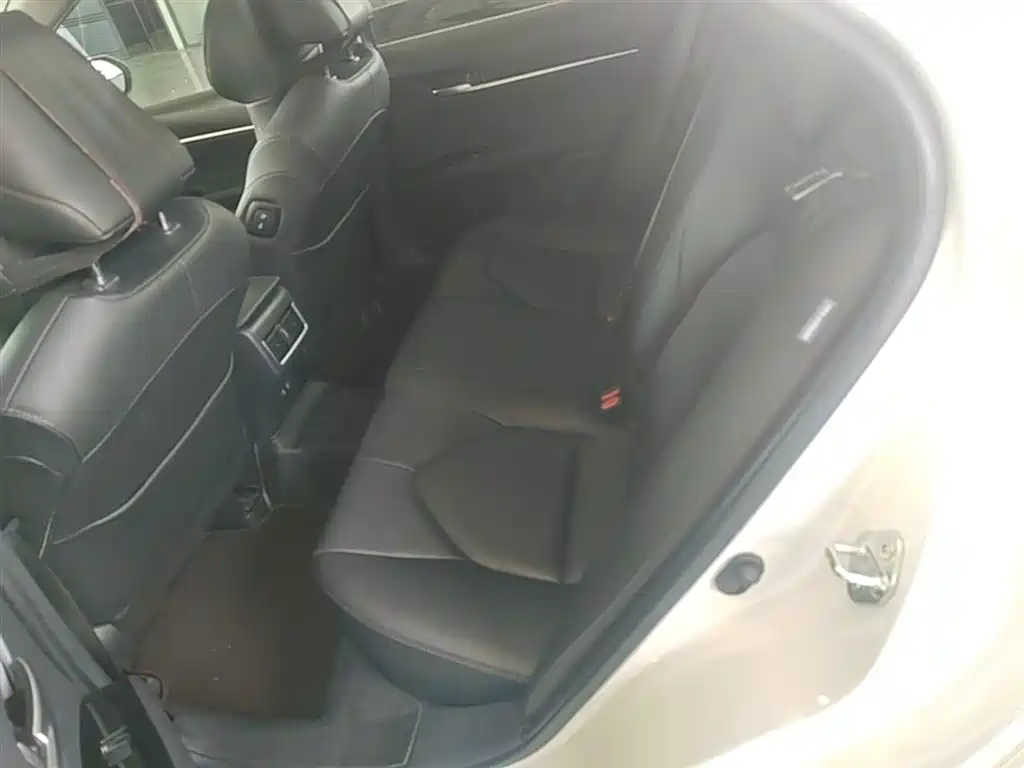 Camry 2021 2.5G Deluxe Edition купить на сайте DeffCars