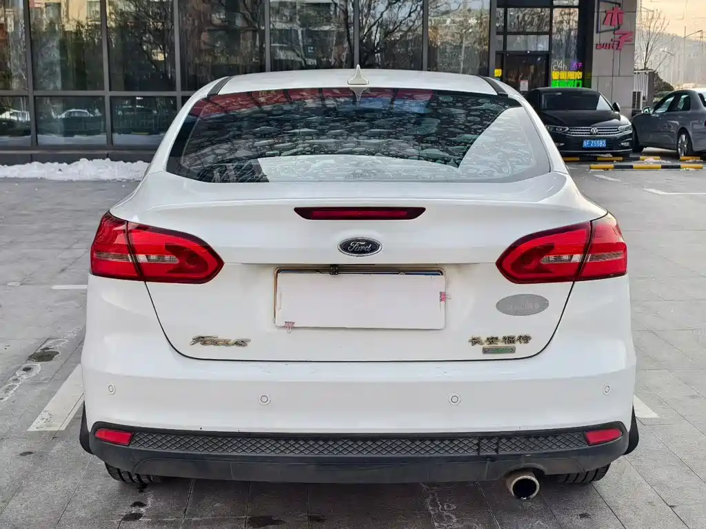 Focus 2017 Sedan EcoBoost 180 Automatic Elite купить на сайте DeffCars