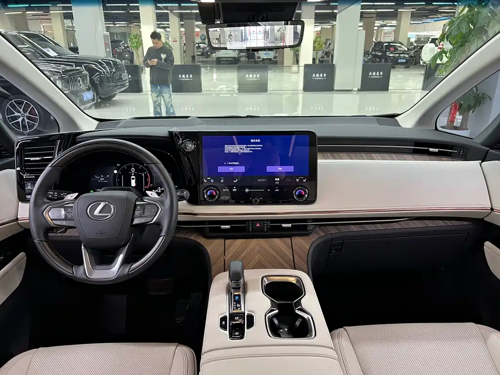 Lexus LM 2025 500h six-seater premium version купить на сайте DeffCars