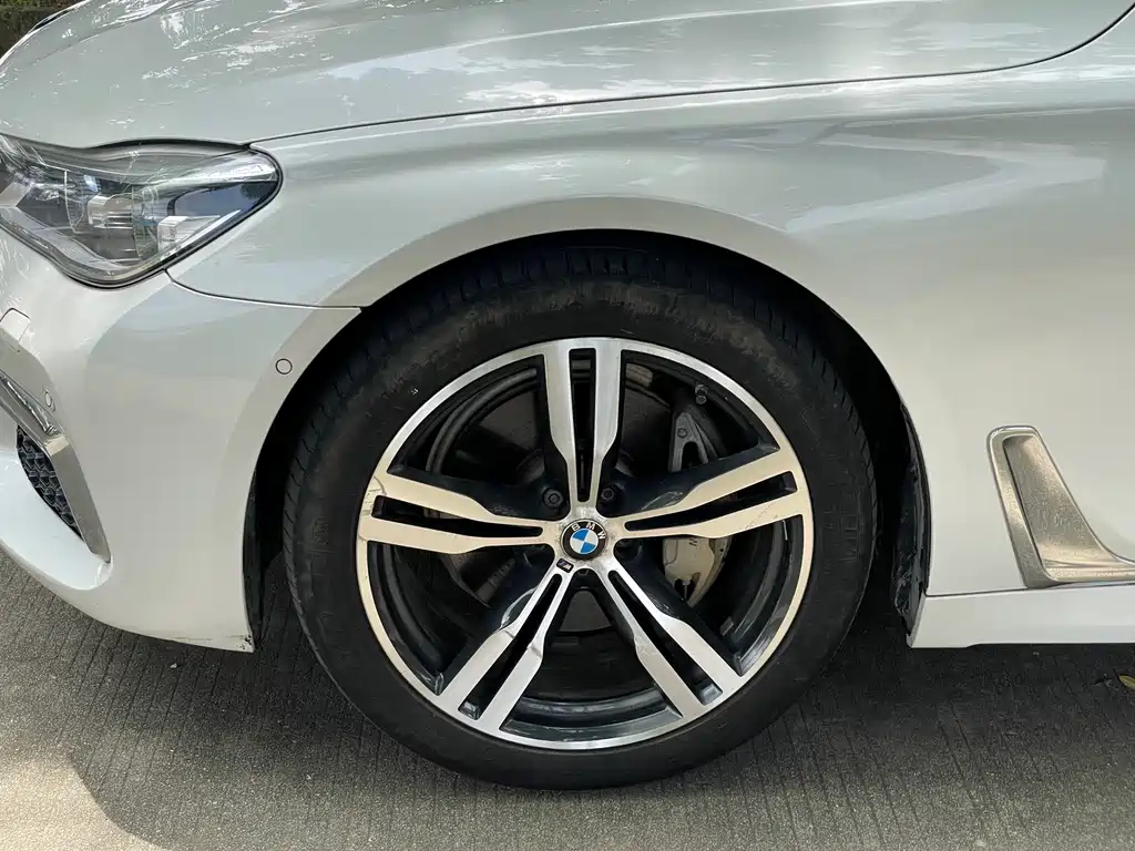 BMW 7 Series 2018 740Li xDrive Premium M Sport Kit купить на сайте DeffCars