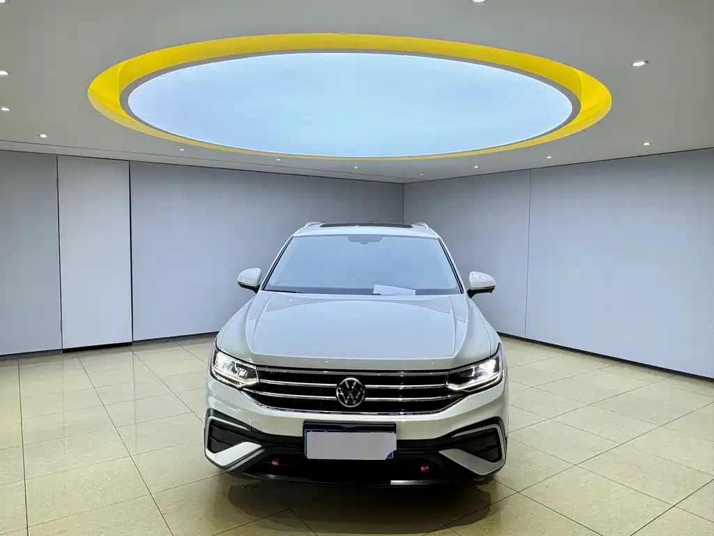 Tiguan L 2023 280TSI automatic two-wheel drive Chaochuang limited edition купить на сайте DeffCars