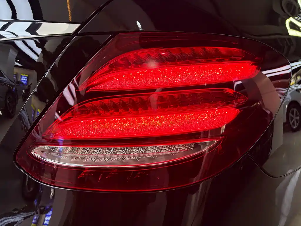 Mercedes-Benz E-Class 2018 E 200 L Sports купить на сайте DeffCars
