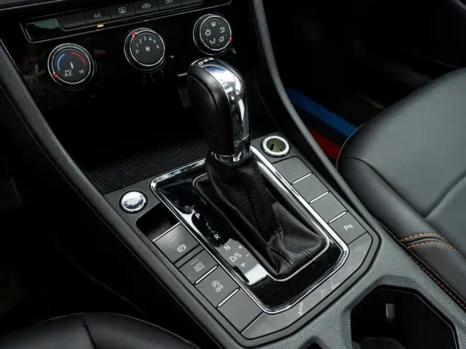 Bora 2023 200TSI DSG Smart Travel Edition купить на сайте DeffCars