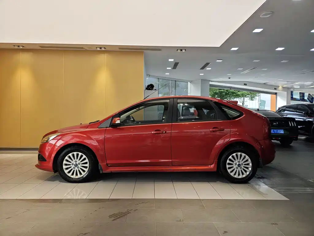 Focus 2013 hatchback classic 1.8L automatic fashion model купить на сайте DeffCars