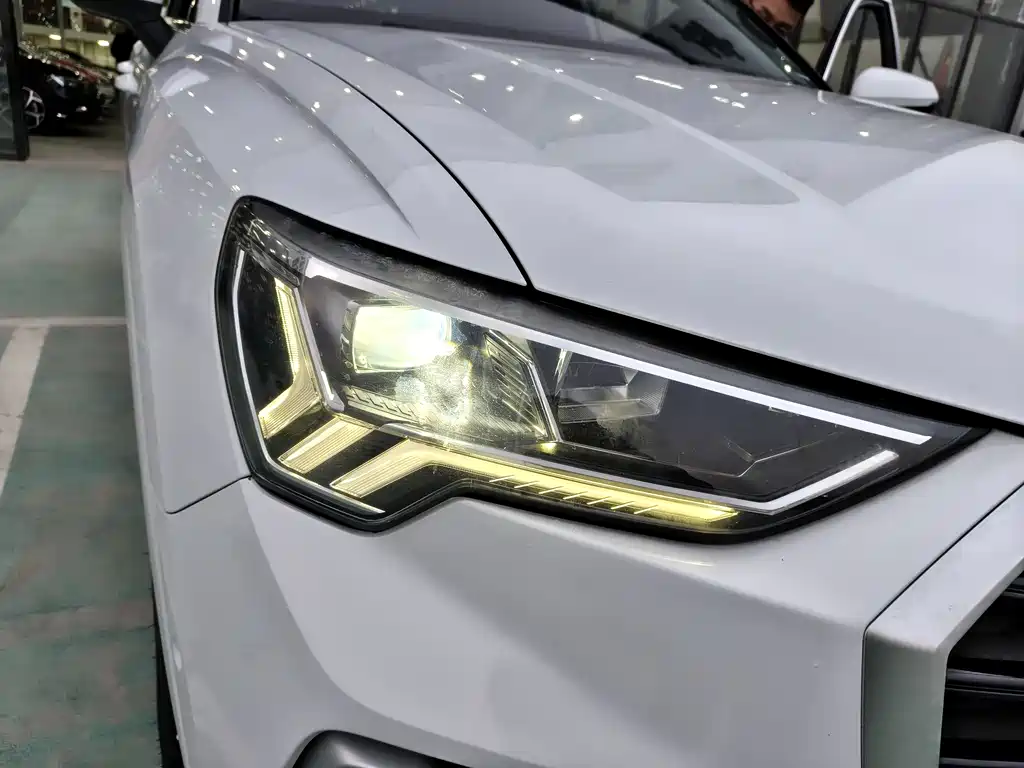 Audi Q3 2021 35 TFSI Fashionable and Dynamic купить на сайте DeffCars