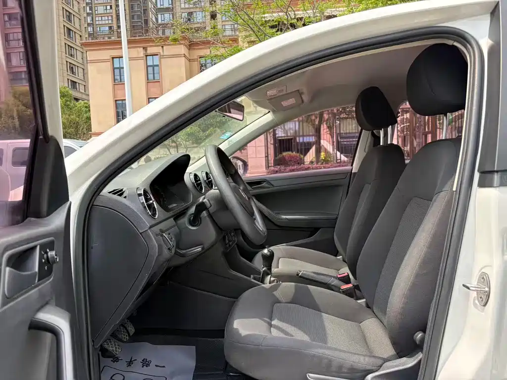 Jetta 2017 1.4L manual fashion model купить на сайте DeffCars