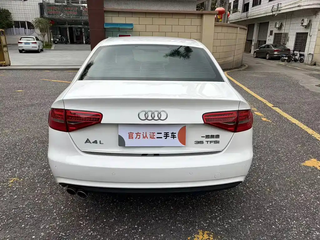 Audi A4L 2015 35 TFSI automatic standard купить на сайте DeffCars