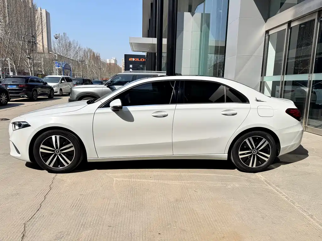 Mercedes-Benz A-Class 2020 facelift A 180 L sports sedan купить на сайте DeffCars